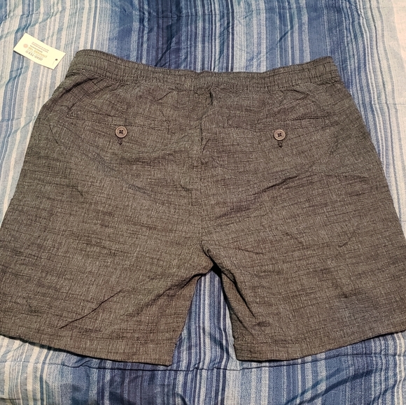 Men's shorts - Picture 2 of 2